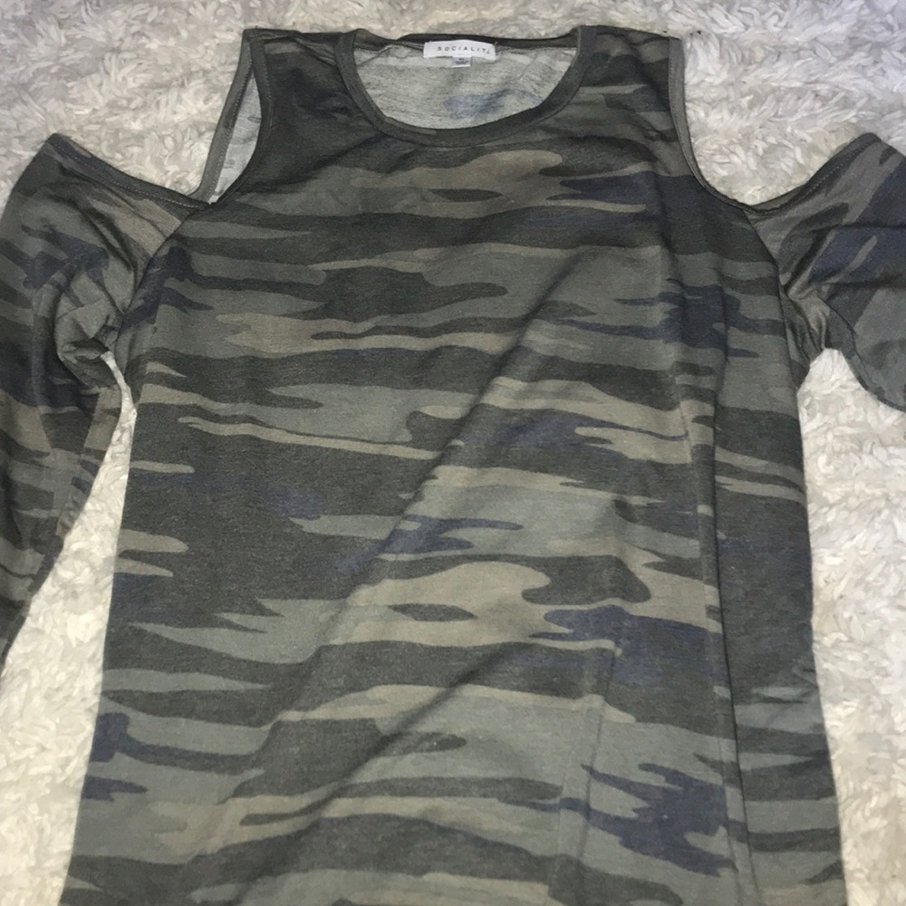 Camo cold shoulder shirt!